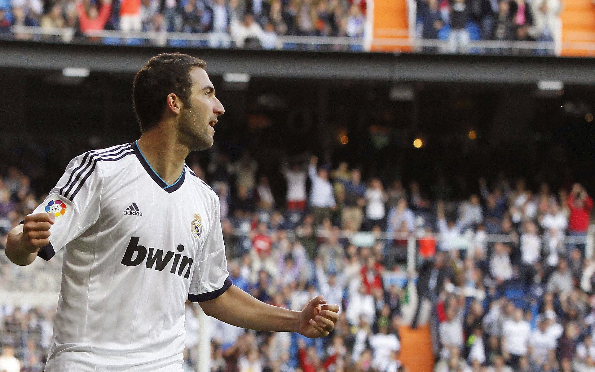 AC MILAN APP-田径赛季备战训练紧张有序，田径准备运动