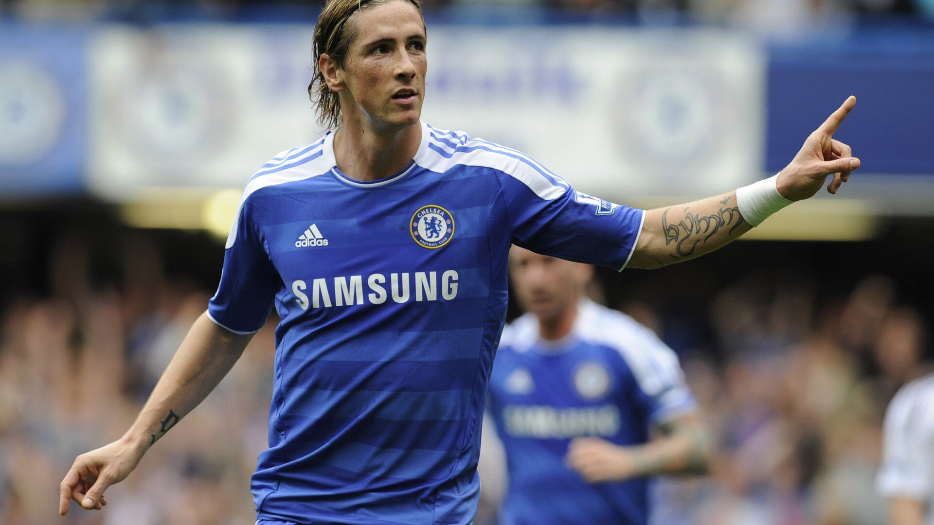 库里接受现场挑战三分球完美命中,库里三分是最准的吗